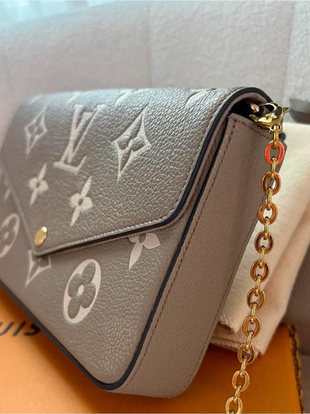 Rare Louis Vuitton Felicie Taupe Monogram Envelope Chain Wallet - Picture 14 of 16